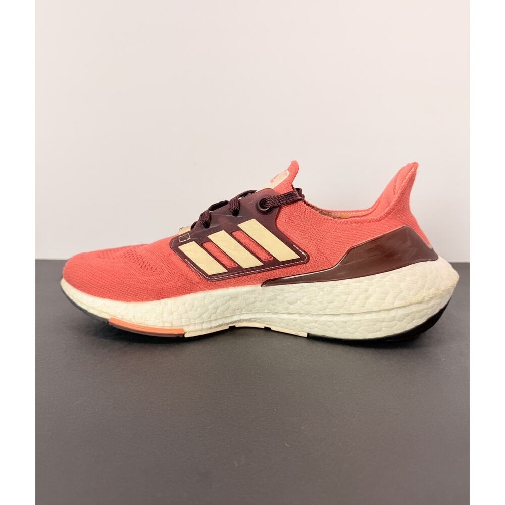 Adidas UltraBoost Women's Sneakers Size 9 - Picture 3 of 6